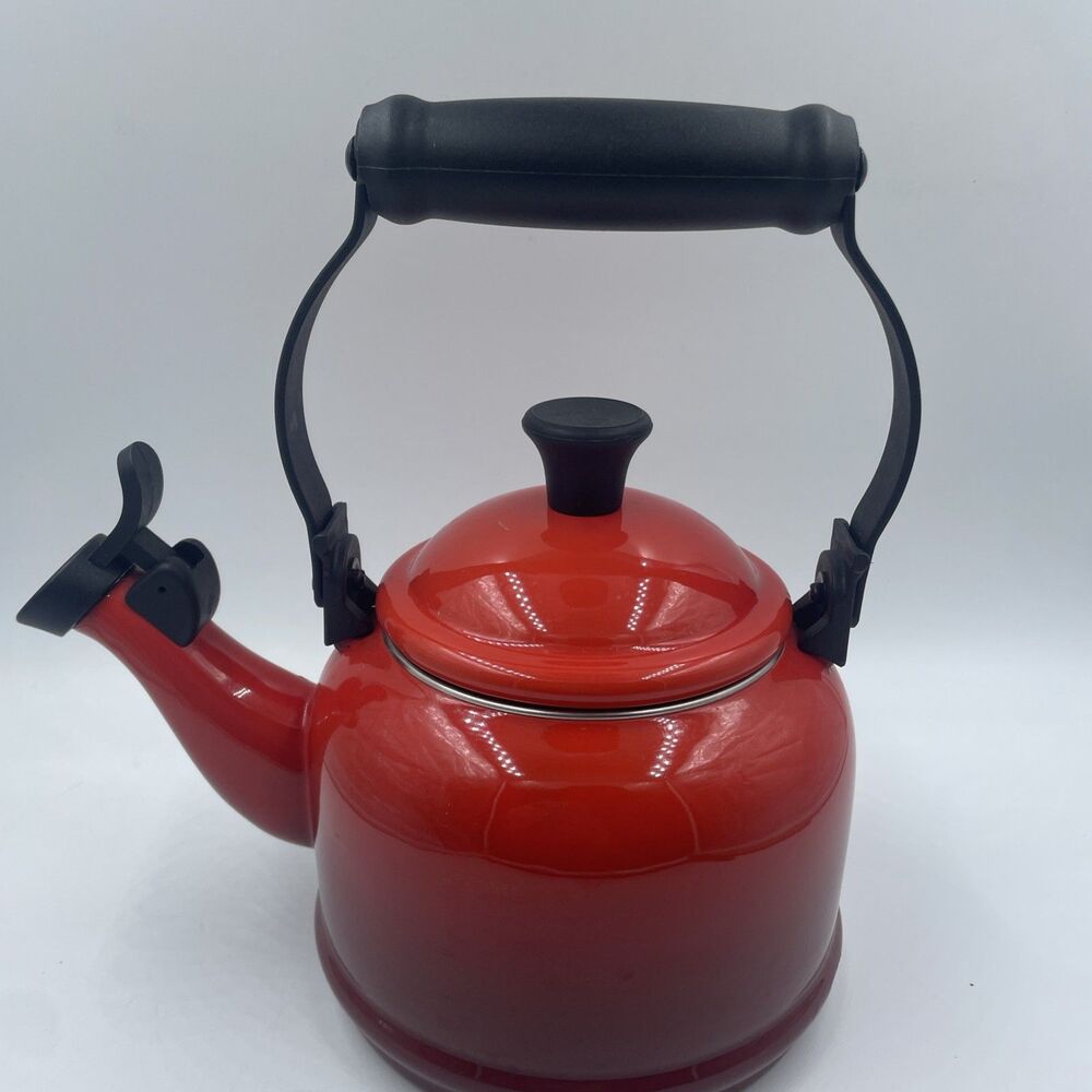 Le Creuset 1.25 Qt/1.1L Demi Tea Kettle w/Lid Flame Red Ombre Enamel Whistling